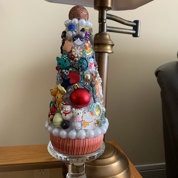 * SOLD!! * MEOWY Christmas Junkdrawer Tree Decoration - Picture 2 of 9